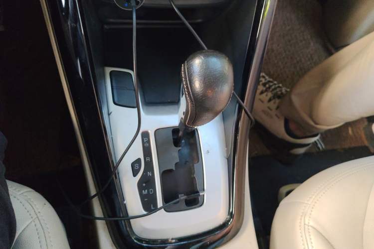 Used Chery Tiggo 5 2014 2.0L CVT Family Deluxe Edition Gear Lever