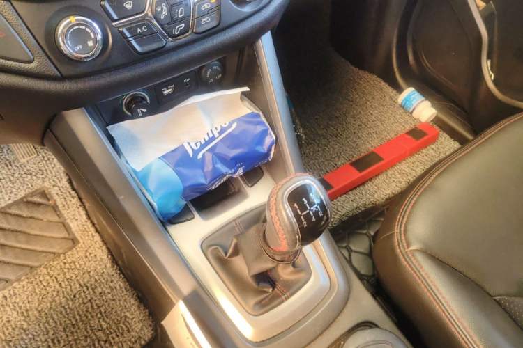 Used Chery Tiggo 5 2014 2.0L Manual Family Edition Gear Lever