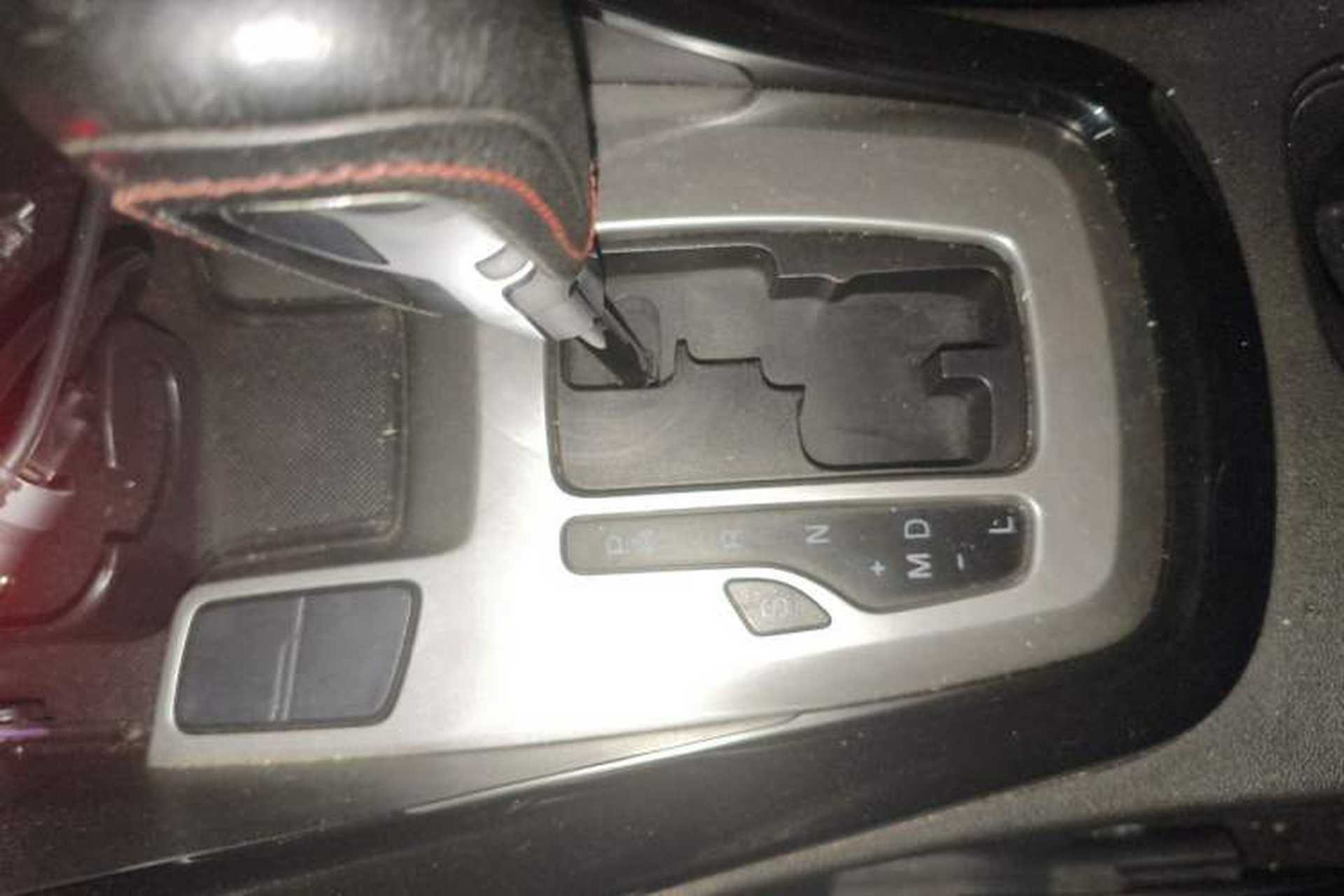 Used Chery Tiggo 5 2014 2.0L CVT Family Deluxe Edition Gear Lever