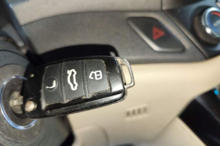 Used Chery Tiggo 5 2014 2.0L Manual - Family Deluxe Edition Interior 1