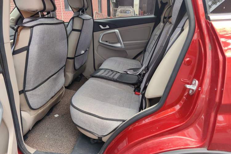 Used Chery Tiggo 5 2014 2.0L CVT Family Deluxe Edition Interior 2