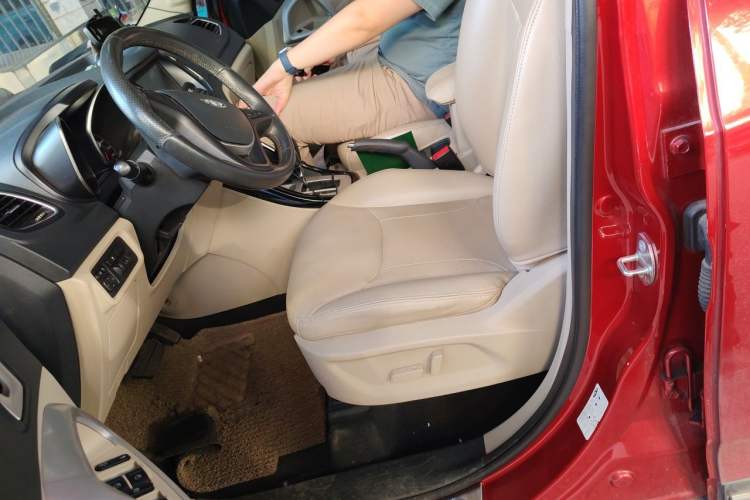 Used Chery Tiggo 5 2014 2.0L CVT Family Deluxe Edition Left Front Seat