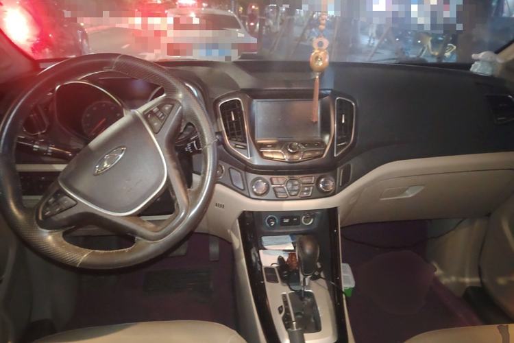 Used Chery Tiggo 5 2014 2.0L CVT Family Deluxe Edition Center Console