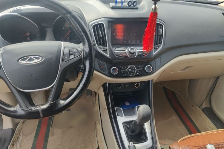 Used Chery Tiggo 5 2014 2.0L Manual - Family Deluxe Edition Center Console