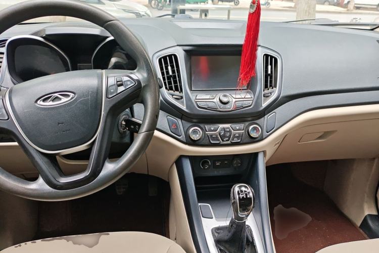 Used Chery Tiggo 5 2014 2.0L Manual Jia Yue Edition Center Console