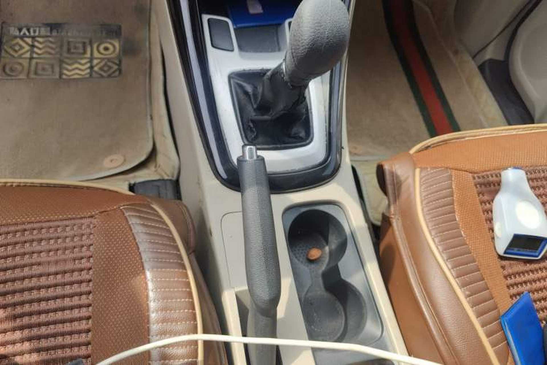 Used Chery Tiggo 5 2014 2.0L Manual - Family Deluxe Edition Gear Lever