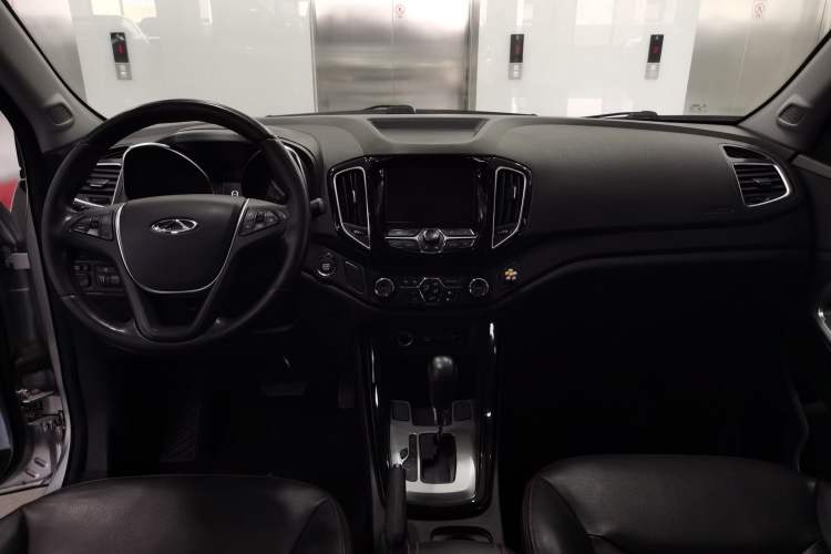 Used Chery Tiggo 5 2014 2.0L CVT Family Deluxe Edition Interior 3