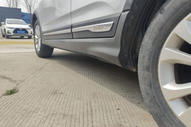 Used Chery Tiggo 5 2014 2.0L Manual - Family Deluxe Edition Left Side Sill