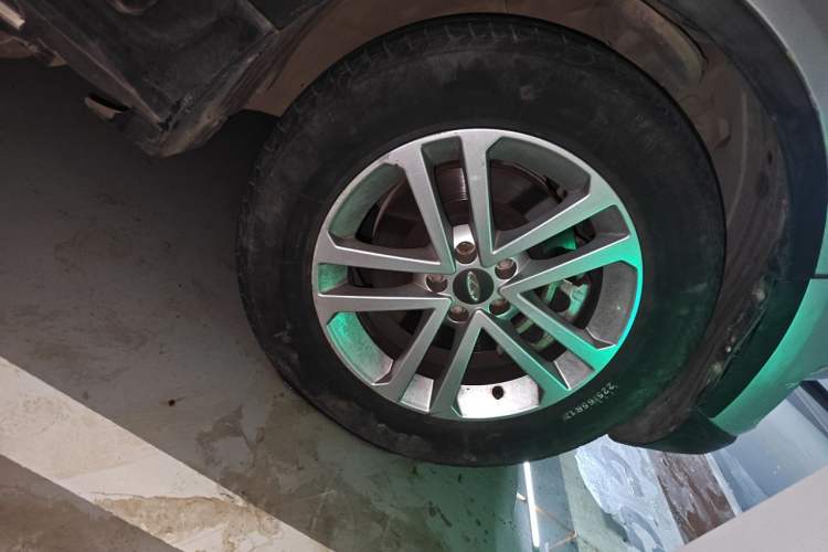 Used Chery Tiggo 5 2014 2.0L CVT Joyful Edition Right Front Wheel Hub