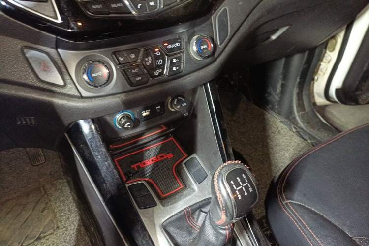 Used Chery Tiggo 5 2014 2.0L Manual - Family Deluxe Edition Audio And AC Panel