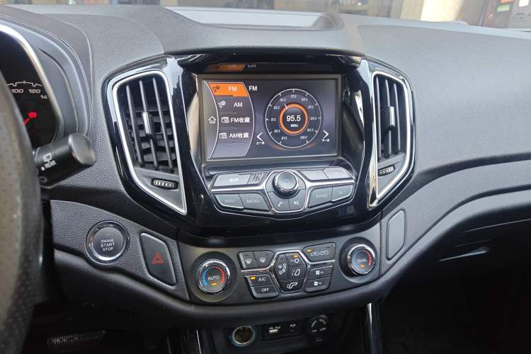 Used Chery Tiggo 5 2014 2.0L CVT Family Deluxe Edition Audio And AC Panel