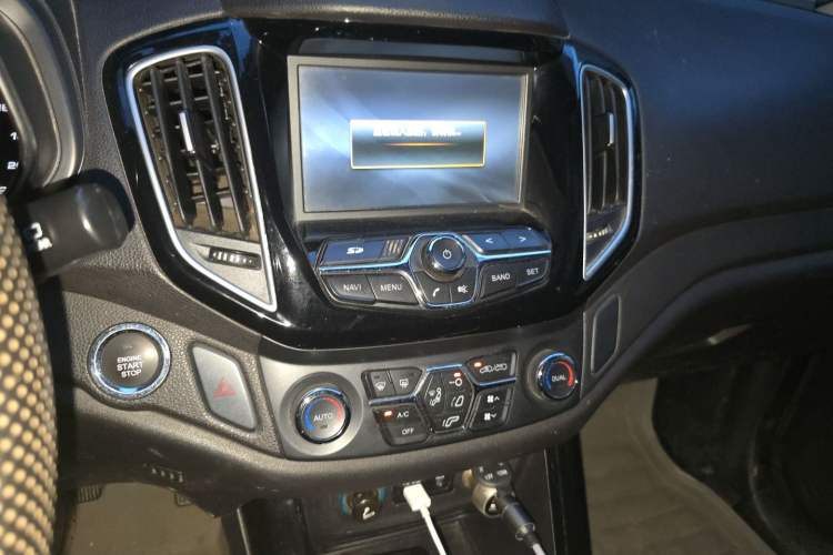 Used Chery Tiggo 5 2014 2.0L CVT Family Deluxe Edition Audio And AC Panel