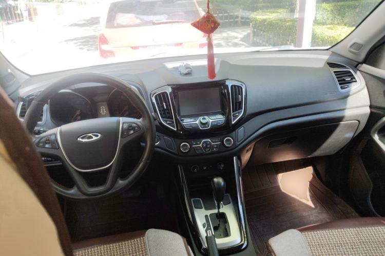 Used Chery Tiggo 5 2014 2.0L CVT Family Deluxe Edition Center Console