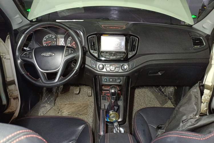 Used Chery Tiggo 5 2014 2.0L Manual - Family Deluxe Edition Center Console