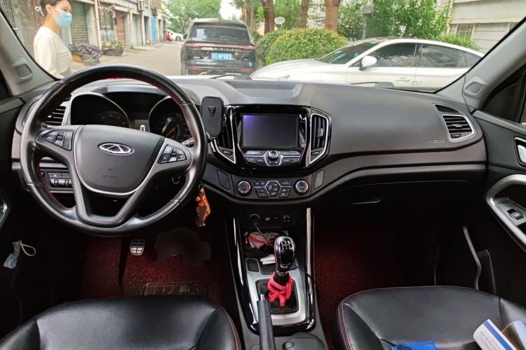 Used Chery Tiggo 5 2014 2.0L Manual - Family Deluxe Edition Center Console