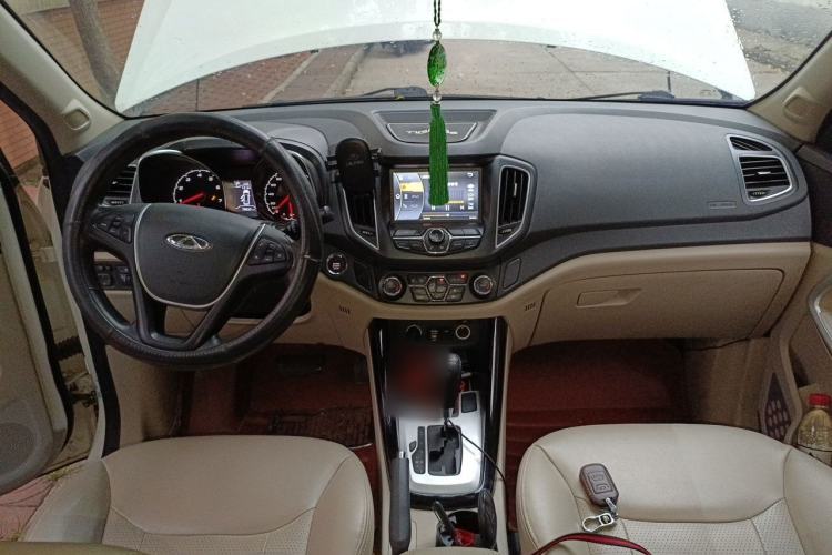 Used Chery Tiggo 5 2014 2.0L CVT Family Deluxe Edition Center Console