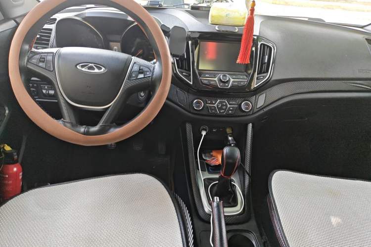 Used Chery Tiggo 5 2014 2.0L Manual - Family Deluxe Edition Center Console