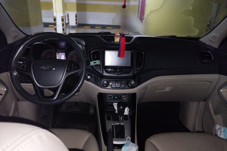 Used Chery Tiggo 5 2014 2.0L CVT Family Deluxe Edition Center Console