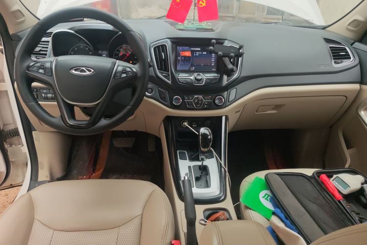 Used Chery Tiggo 5 2014 2.0L CVT Family Deluxe Edition Center Console
