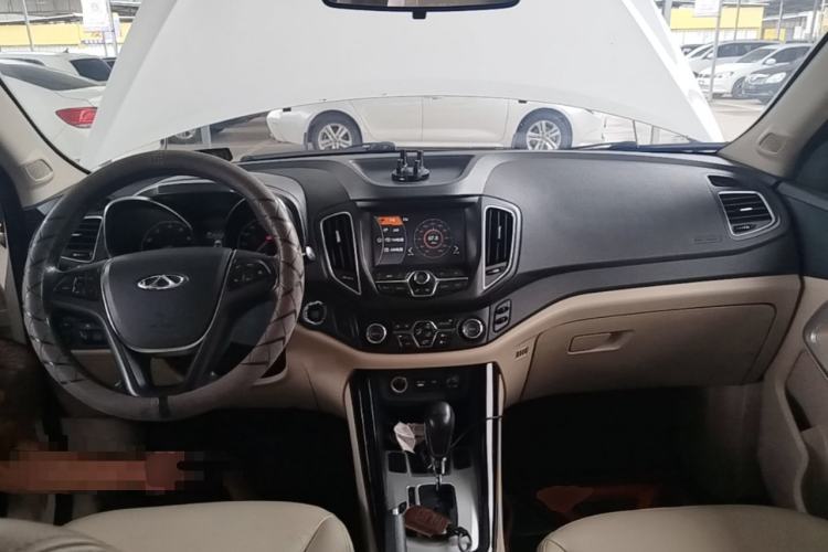 Used Chery Tiggo 5 2014 2.0L CVT Family Deluxe Edition Center Console