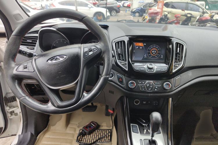 Used Chery Tiggo 5 2014 2.0L CVT Family Deluxe Edition Center Console