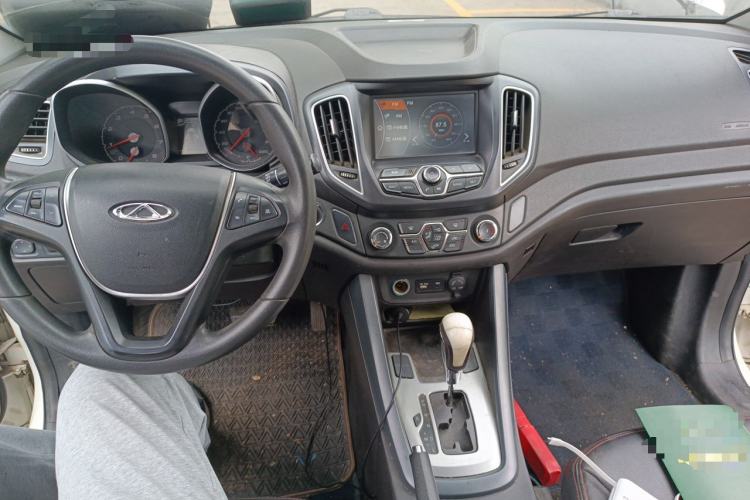 Used Chery Tiggo 5 2014 2.0L CVT Joyful Edition Center Console