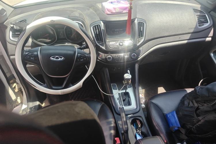 Used Chery Tiggo 5 2014 2.0L CVT Joyful Edition Center Console