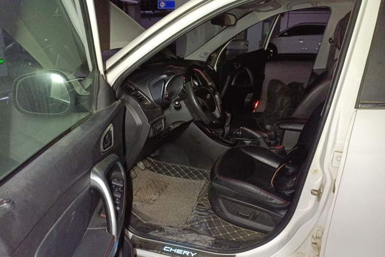 Used Chery Tiggo 5 2014 2.0L Manual - Family Deluxe Edition Driver Seat