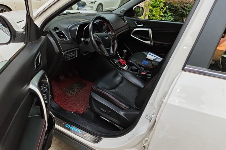 Used Chery Tiggo 5 2014 2.0L Manual - Family Deluxe Edition Driver Seat