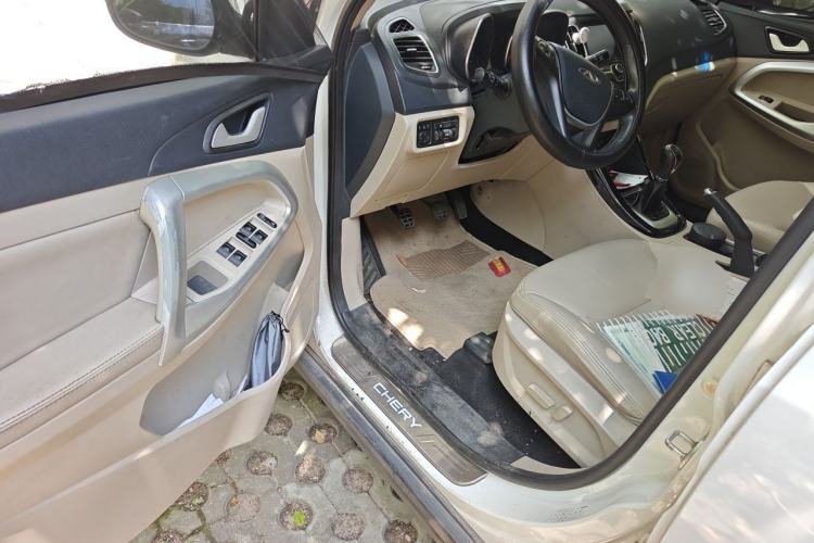 Used Chery Tiggo 5 2014 2.0L Manual - Family Deluxe Edition Driver Seat