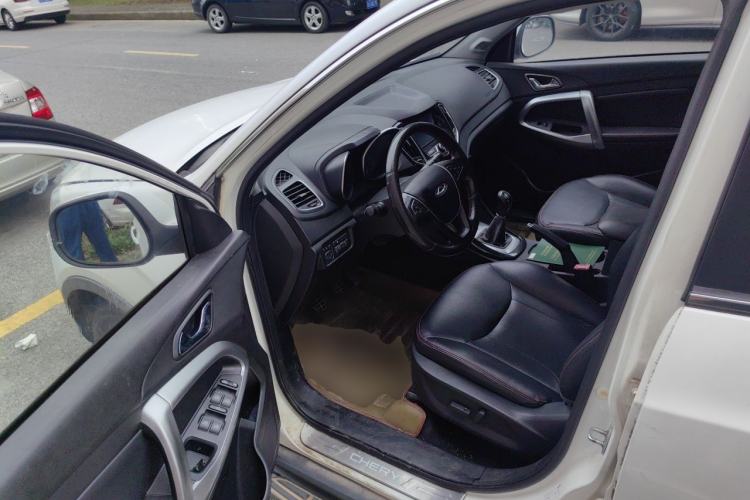 Used Chery Tiggo 5 2014 2.0L Manual - Family Deluxe Edition Driver Seat