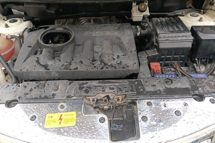 Used Chery Tiggo 5 2014 2.0L CVT Family Deluxe Edition Engine Bay