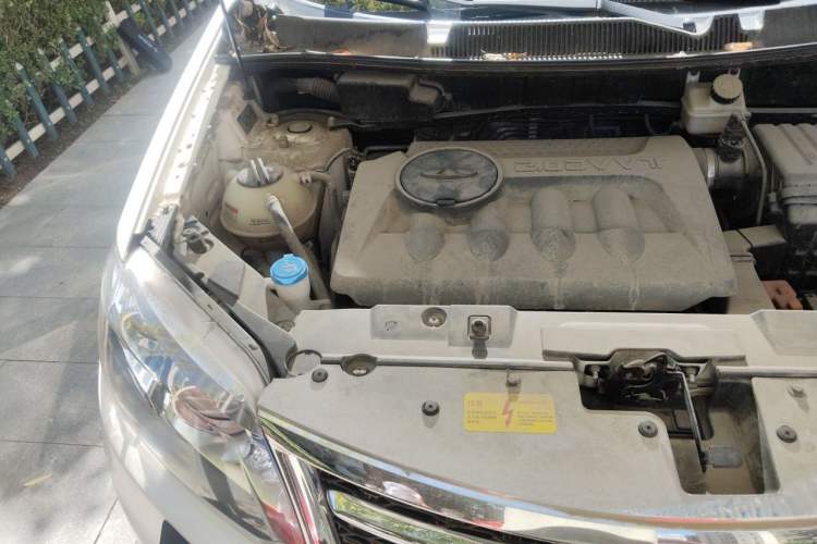 Used Chery Tiggo 5 2014 2.0L CVT Family Deluxe Edition Engine Bay Right