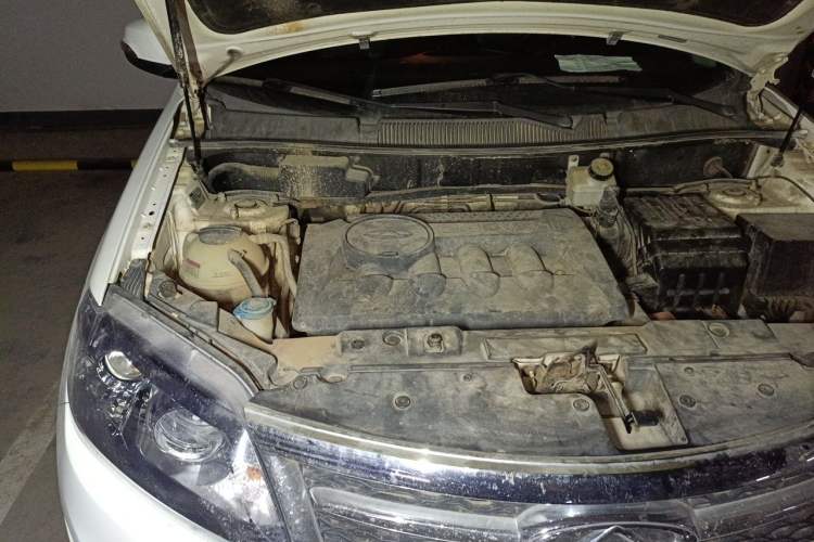 Used Chery Tiggo 5 2014 2.0L Manual - Family Deluxe Edition Engine Bay Right