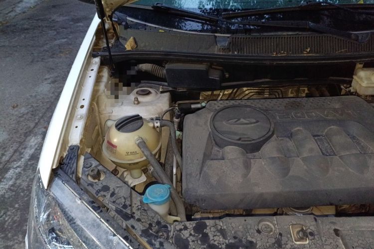 Used Chery Tiggo 5 2014 2.0L CVT Family Deluxe Edition Engine Bay Right