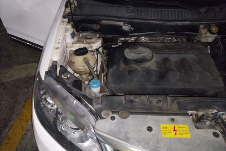 Used Chery Tiggo 5 2014 2.0L CVT Family Deluxe Edition Engine Bay Right