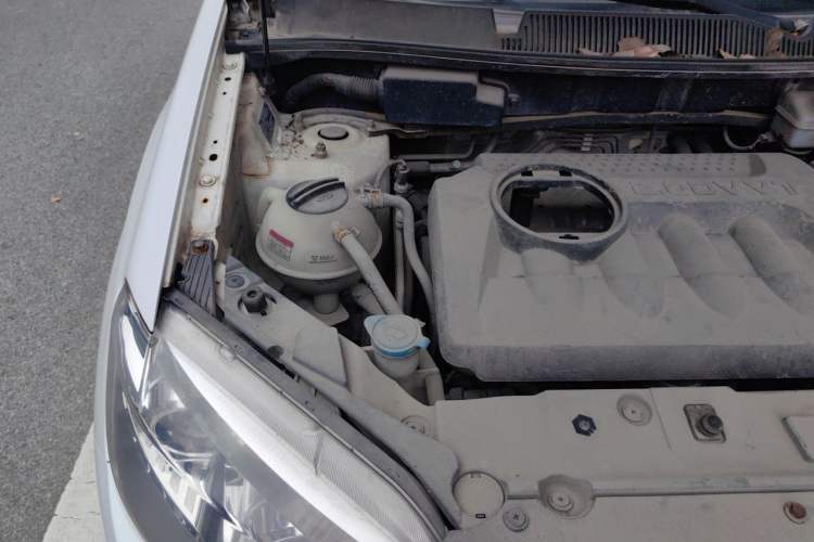 Used Chery Tiggo 5 2014 2.0L Manual - Family Deluxe Edition Engine Bay Right