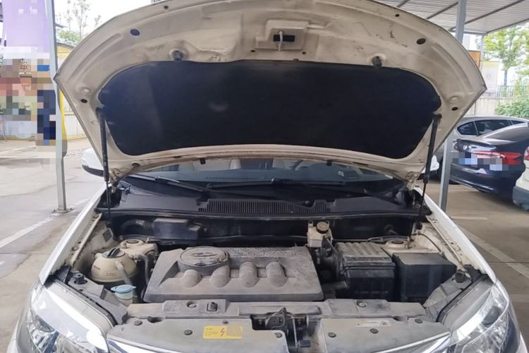 Used Chery Tiggo 5 2014 2.0L CVT Family Deluxe Edition Engine Bay
