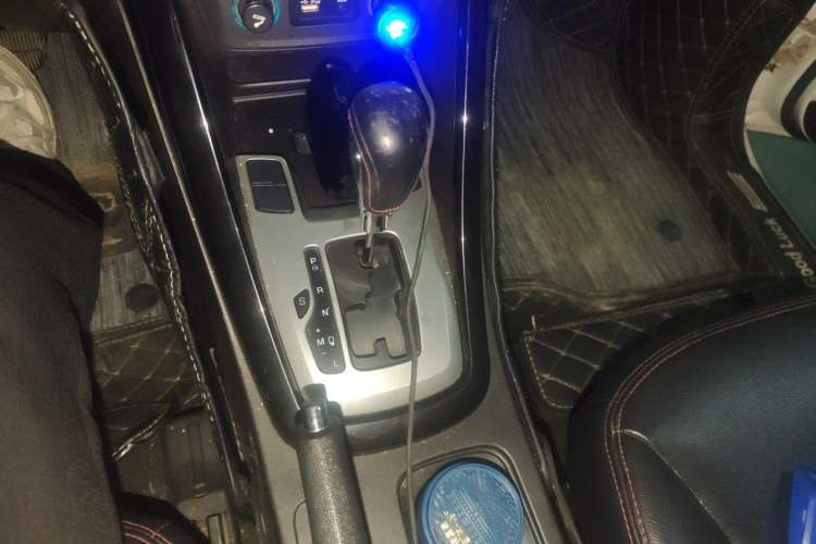 Used Chery Tiggo 5 2014 2.0L CVT Family Deluxe Edition Gear Lever
