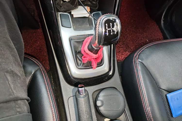 Used Chery Tiggo 5 2014 2.0L Manual - Family Deluxe Edition Gear Lever