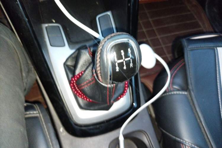 Used Chery Tiggo 5 2014 2.0L Manual - Family Deluxe Edition Gear Lever