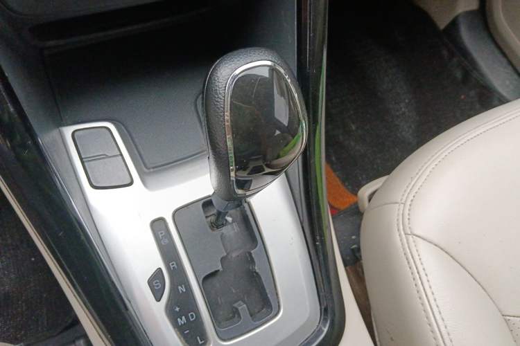 Used Chery Tiggo 5 2014 2.0L CVT Family Deluxe Edition Gear Lever