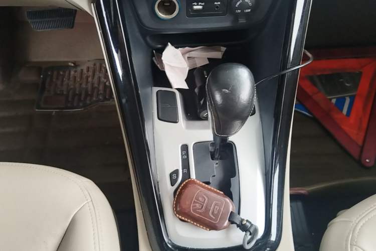 Used Chery Tiggo 5 2014 2.0L CVT Family Deluxe Edition Gear Lever