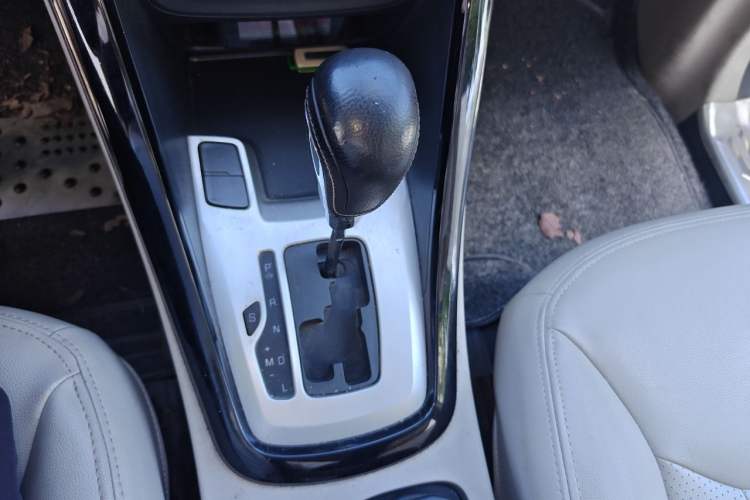 Used Chery Tiggo 5 2014 2.0L CVT Family Deluxe Edition Gear Lever