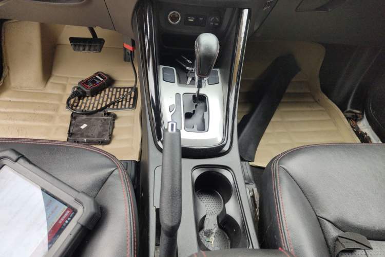Used Chery Tiggo 5 2014 2.0L CVT Family Deluxe Edition Gear Lever