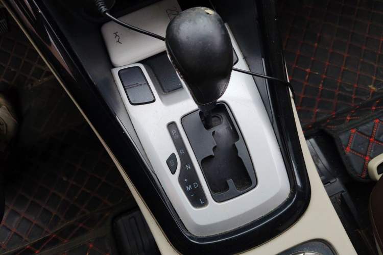 Used Chery Tiggo 5 2014 2.0L CVT Family Deluxe Edition Gear Lever
