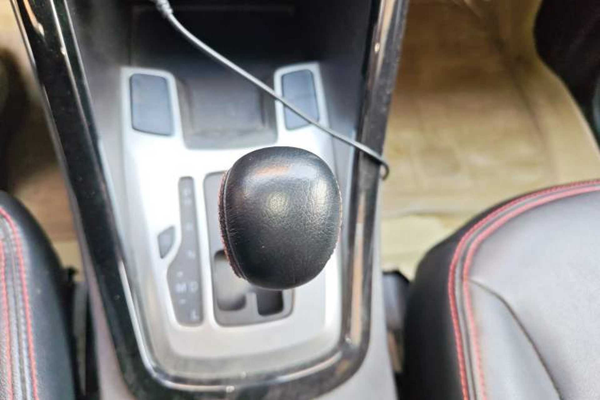 Used Chery Tiggo 5 2014 2.0L CVT Family Deluxe Edition Gear Lever