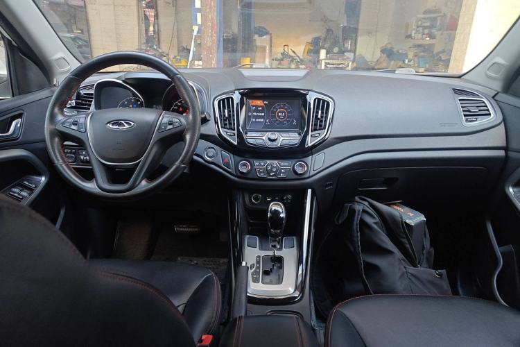 Used Chery Tiggo 5 2014 2.0L CVT Family Deluxe Edition Interior 2