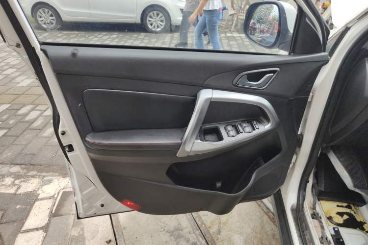 Used Chery Tiggo 5 2014 2.0L CVT Family Deluxe Edition Left Front Door Interior