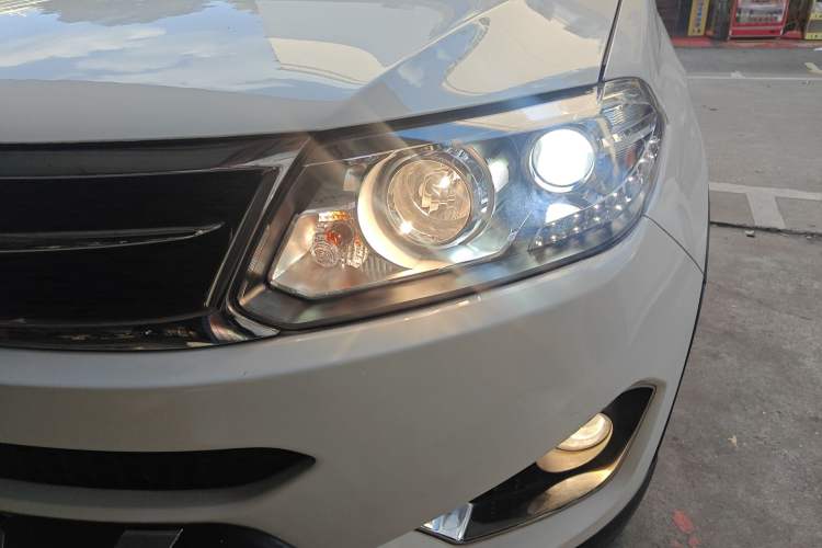 Used Chery Tiggo 5 2014 2.0L CVT Family Deluxe Edition Left Front Headlight